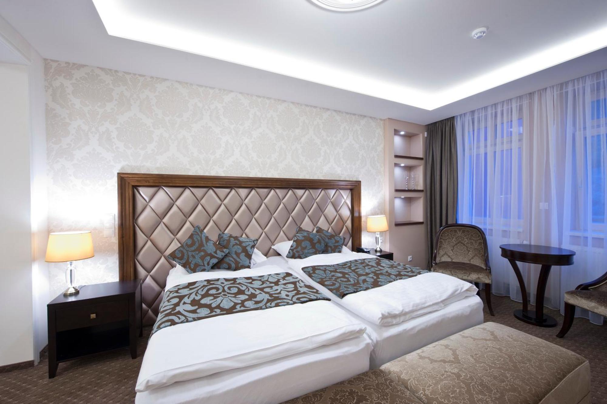 Hotel Dvorana Карловы Вары Экстерьер фото
