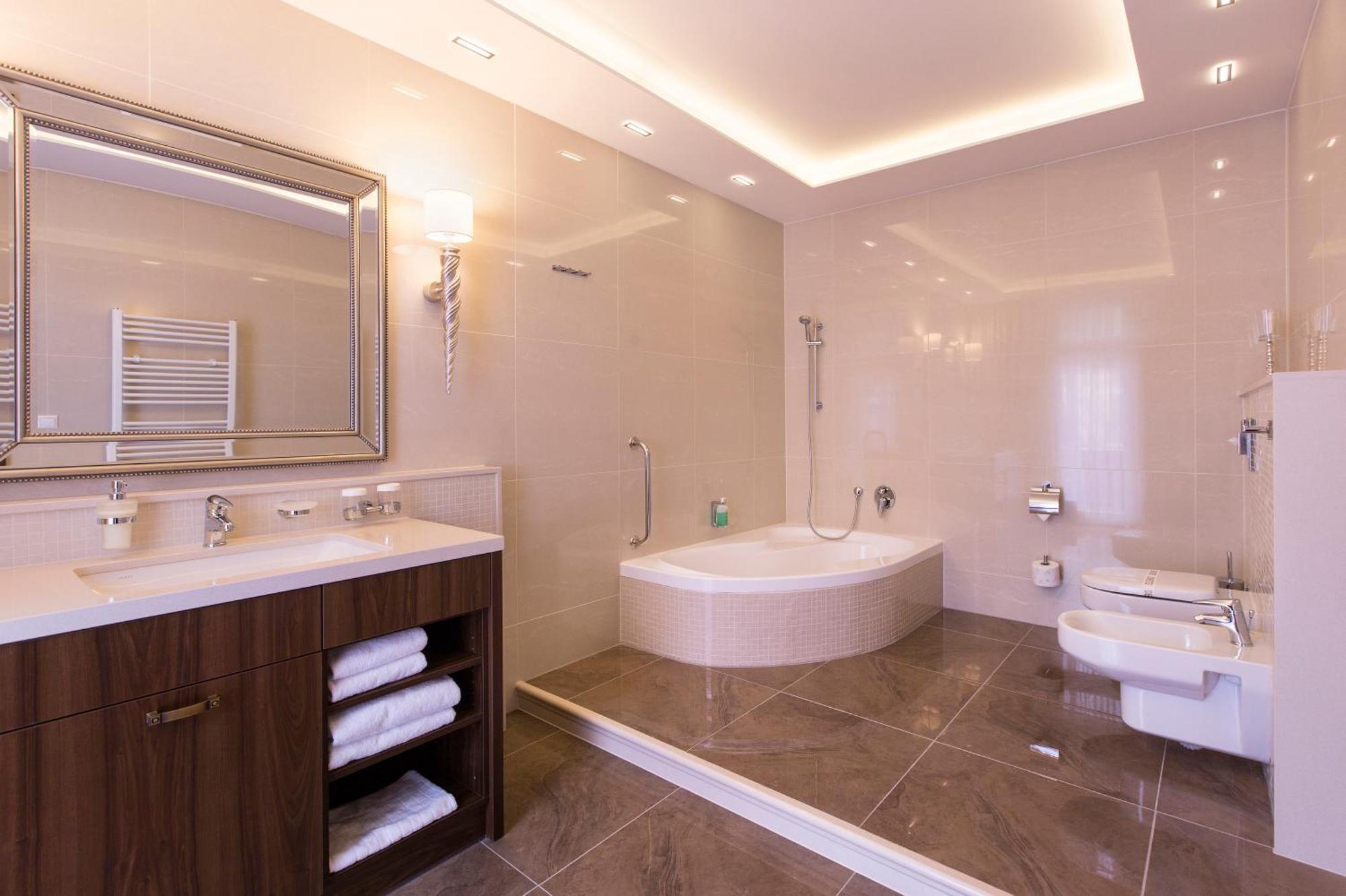 Hotel Dvorana Карловы Вары Экстерьер фото