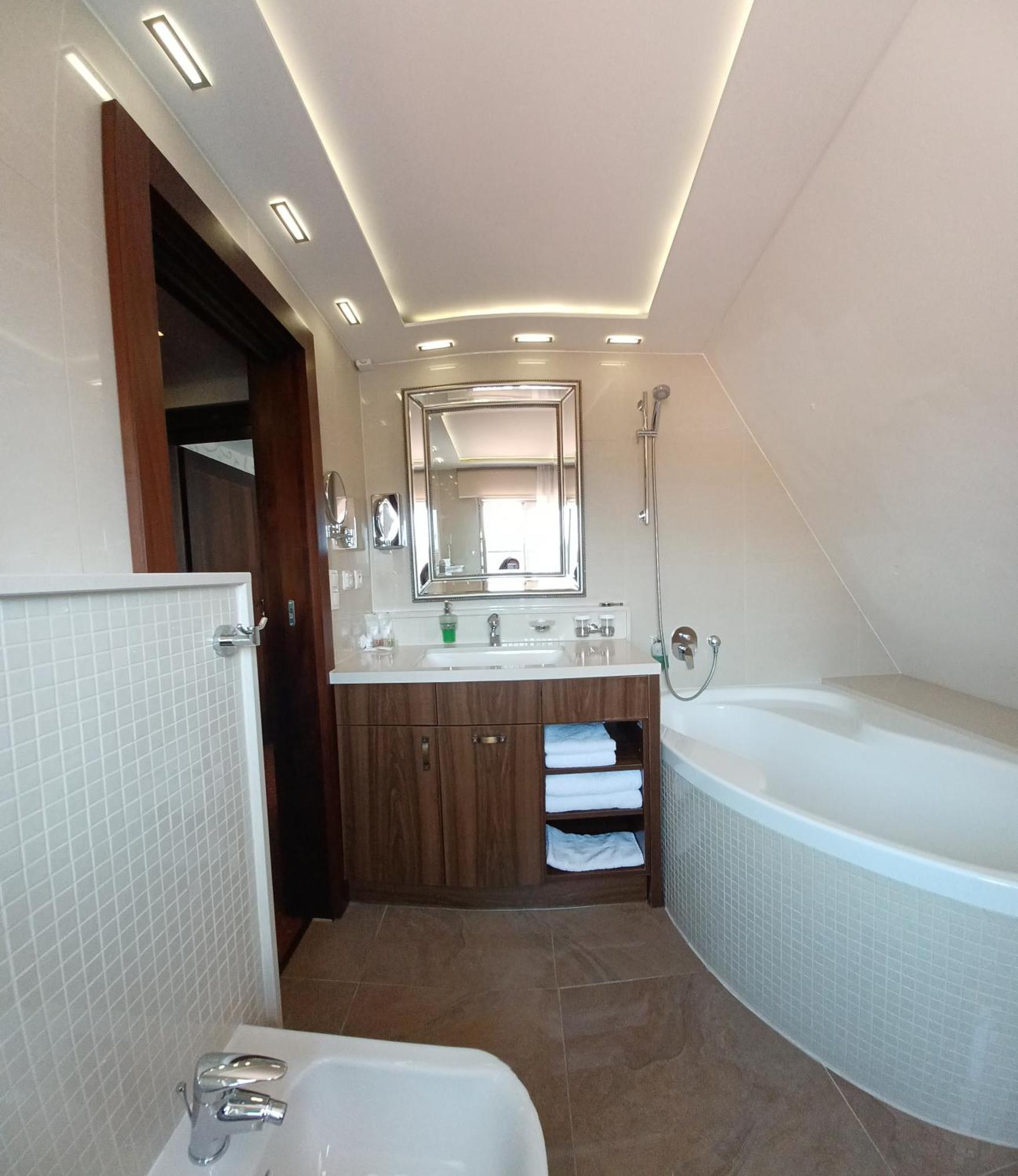 Hotel Dvorana Карловы Вары Экстерьер фото