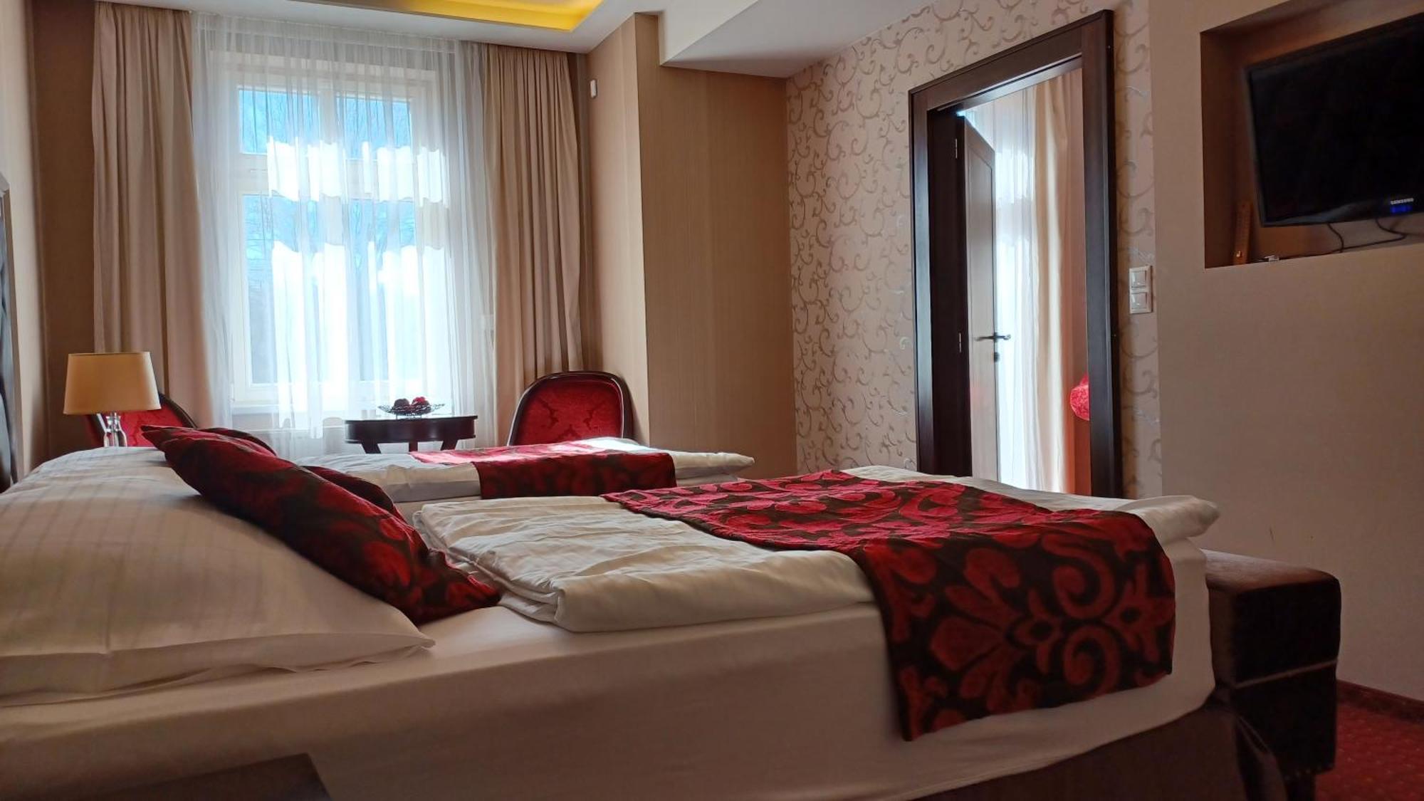 Hotel Dvorana Карловы Вары Экстерьер фото