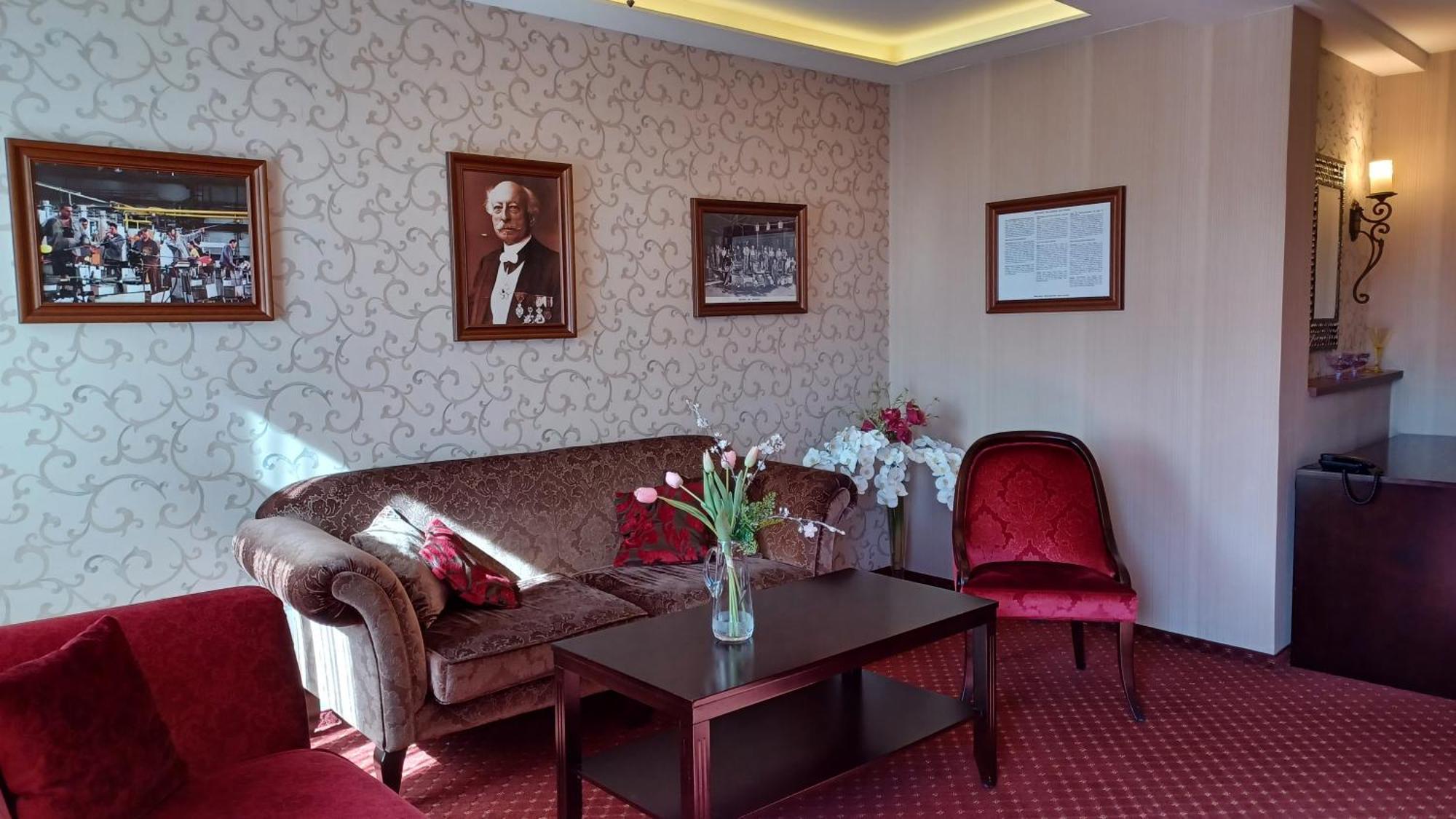 Hotel Dvorana Карловы Вары Экстерьер фото