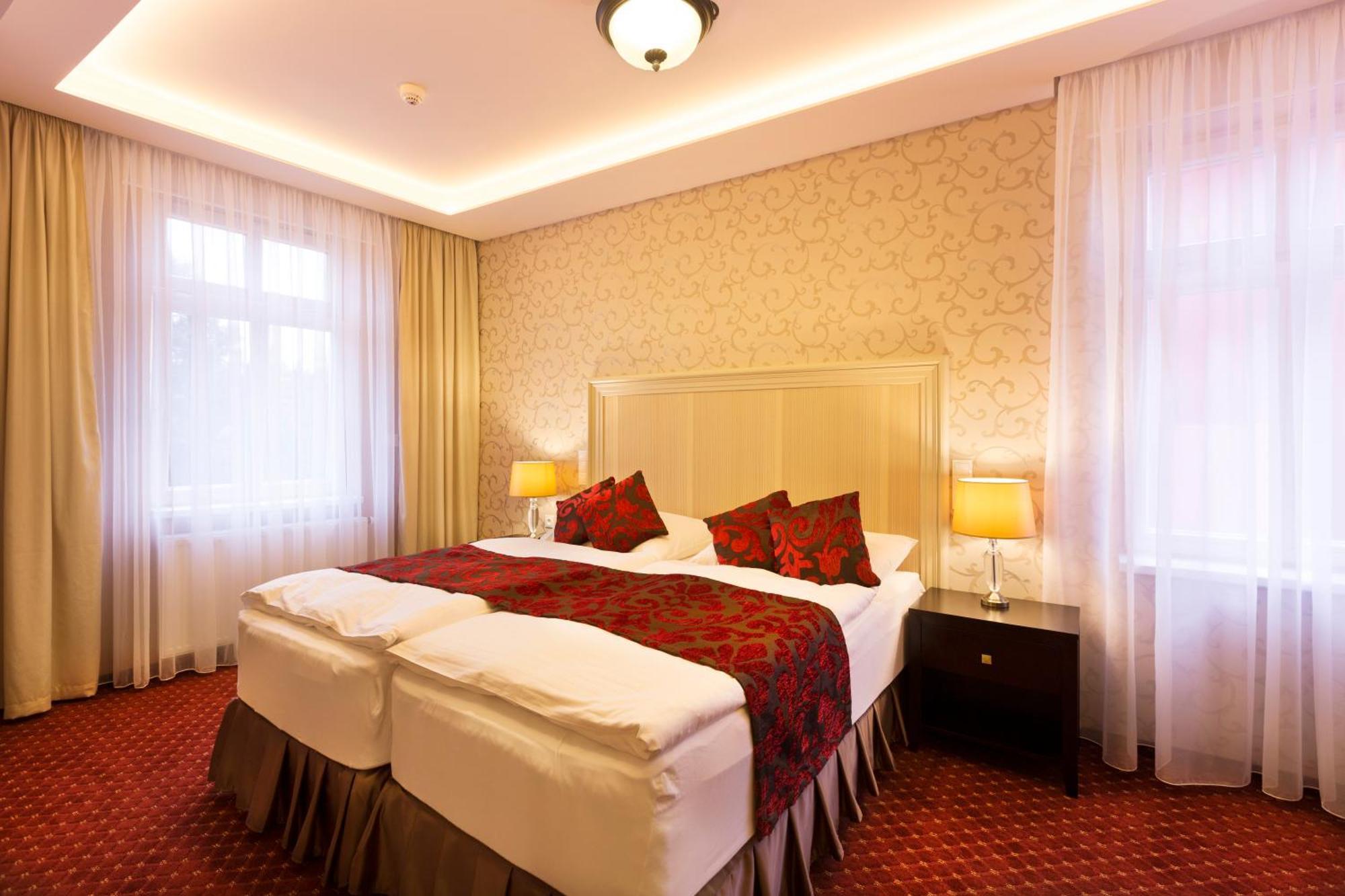 Hotel Dvorana Карловы Вары Экстерьер фото