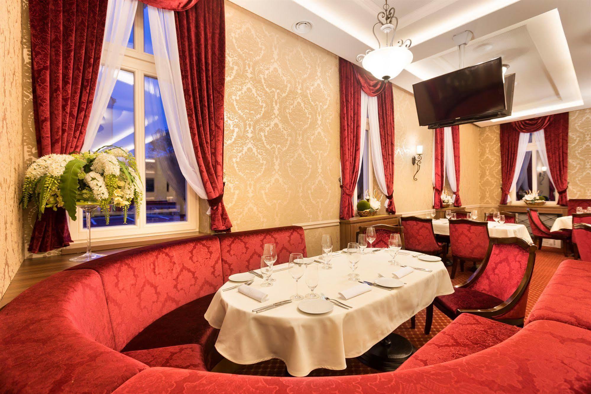 Hotel Dvorana Карловы Вары Экстерьер фото